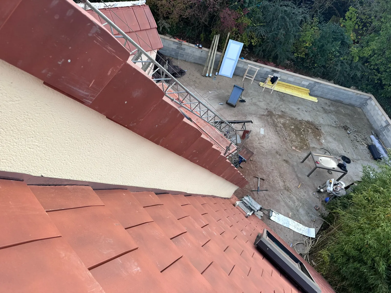 Toit-terrasse et rive en zinc en chantier — M. Simonard