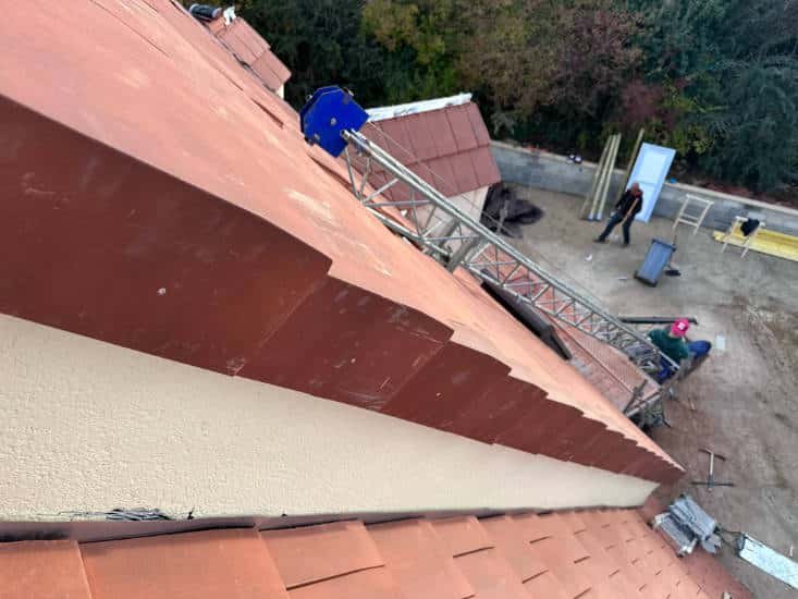 Réparation de toiture au Perreux-sur-Marne par M. Simonard, artisan couvreur expérimenté